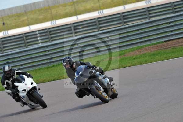 Motorcycle action photographs;Rockingham;Rockingham photographs;event digital images;eventdigitalimages;no limits trackday;peter wileman photography;rockingham corby northamptonshire;trackday;trackday digital images;trackday photos