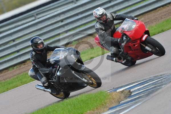 Motorcycle action photographs;Rockingham;Rockingham photographs;event digital images;eventdigitalimages;no limits trackday;peter wileman photography;rockingham corby northamptonshire;trackday;trackday digital images;trackday photos