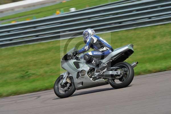 Motorcycle action photographs;Rockingham;Rockingham photographs;event digital images;eventdigitalimages;no limits trackday;peter wileman photography;rockingham corby northamptonshire;trackday;trackday digital images;trackday photos