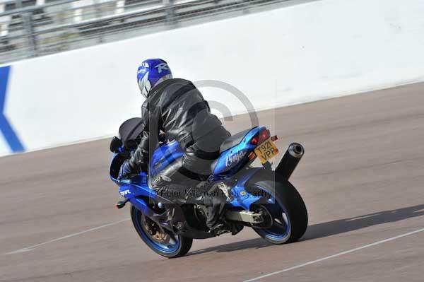 Motorcycle action photographs;Rockingham;Rockingham photographs;event digital images;eventdigitalimages;no limits trackday;peter wileman photography;rockingham corby northamptonshire;trackday;trackday digital images;trackday photos