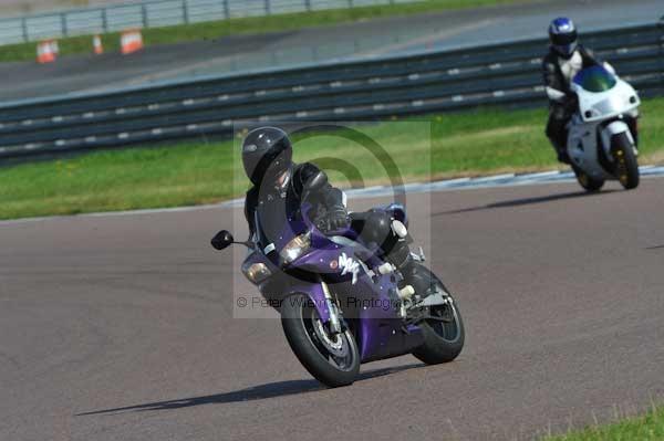 Motorcycle action photographs;Rockingham;Rockingham photographs;event digital images;eventdigitalimages;no limits trackday;peter wileman photography;rockingham corby northamptonshire;trackday;trackday digital images;trackday photos