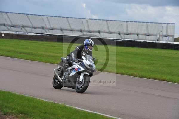 Motorcycle action photographs;Rockingham;Rockingham photographs;event digital images;eventdigitalimages;no limits trackday;peter wileman photography;rockingham corby northamptonshire;trackday;trackday digital images;trackday photos