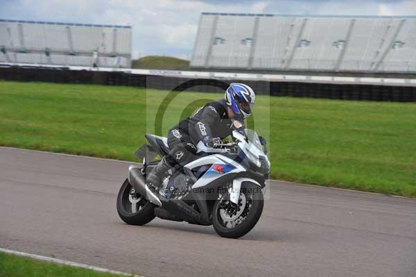 Motorcycle action photographs;Rockingham;Rockingham photographs;event digital images;eventdigitalimages;no limits trackday;peter wileman photography;rockingham corby northamptonshire;trackday;trackday digital images;trackday photos