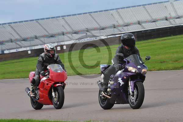 Motorcycle action photographs;Rockingham;Rockingham photographs;event digital images;eventdigitalimages;no limits trackday;peter wileman photography;rockingham corby northamptonshire;trackday;trackday digital images;trackday photos