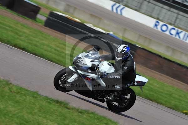 Motorcycle action photographs;Rockingham;Rockingham photographs;event digital images;eventdigitalimages;no limits trackday;peter wileman photography;rockingham corby northamptonshire;trackday;trackday digital images;trackday photos