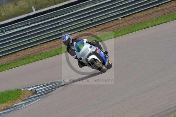 Motorcycle action photographs;Rockingham;Rockingham photographs;event digital images;eventdigitalimages;no limits trackday;peter wileman photography;rockingham corby northamptonshire;trackday;trackday digital images;trackday photos