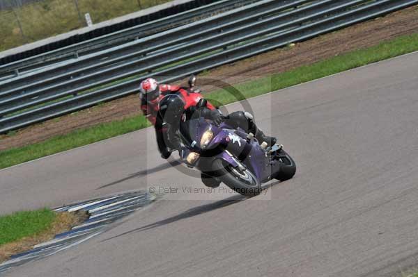 Motorcycle action photographs;Rockingham;Rockingham photographs;event digital images;eventdigitalimages;no limits trackday;peter wileman photography;rockingham corby northamptonshire;trackday;trackday digital images;trackday photos