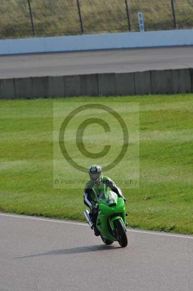 Motorcycle action photographs;Rockingham;Rockingham photographs;event digital images;eventdigitalimages;no limits trackday;peter wileman photography;rockingham corby northamptonshire;trackday;trackday digital images;trackday photos