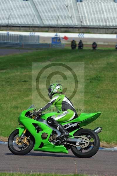 Motorcycle action photographs;Rockingham;Rockingham photographs;event digital images;eventdigitalimages;no limits trackday;peter wileman photography;rockingham corby northamptonshire;trackday;trackday digital images;trackday photos