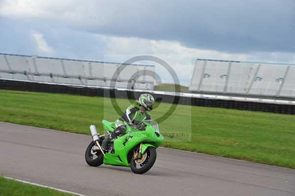 Motorcycle action photographs;Rockingham;Rockingham photographs;event digital images;eventdigitalimages;no limits trackday;peter wileman photography;rockingham corby northamptonshire;trackday;trackday digital images;trackday photos