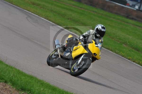 Motorcycle action photographs;Rockingham;Rockingham photographs;event digital images;eventdigitalimages;no limits trackday;peter wileman photography;rockingham corby northamptonshire;trackday;trackday digital images;trackday photos