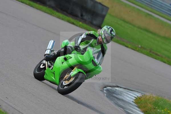 Motorcycle action photographs;Rockingham;Rockingham photographs;event digital images;eventdigitalimages;no limits trackday;peter wileman photography;rockingham corby northamptonshire;trackday;trackday digital images;trackday photos