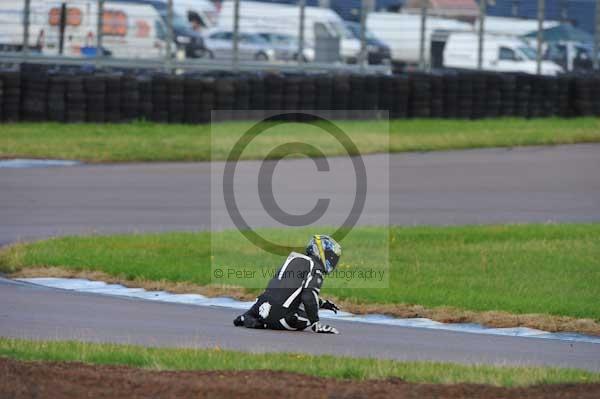 Motorcycle action photographs;Rockingham;Rockingham photographs;event digital images;eventdigitalimages;no limits trackday;peter wileman photography;rockingham corby northamptonshire;trackday;trackday digital images;trackday photos