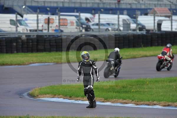 Motorcycle action photographs;Rockingham;Rockingham photographs;event digital images;eventdigitalimages;no limits trackday;peter wileman photography;rockingham corby northamptonshire;trackday;trackday digital images;trackday photos