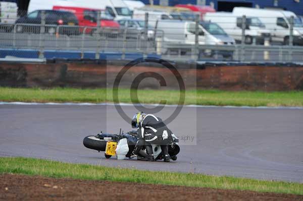 Motorcycle action photographs;Rockingham;Rockingham photographs;event digital images;eventdigitalimages;no limits trackday;peter wileman photography;rockingham corby northamptonshire;trackday;trackday digital images;trackday photos