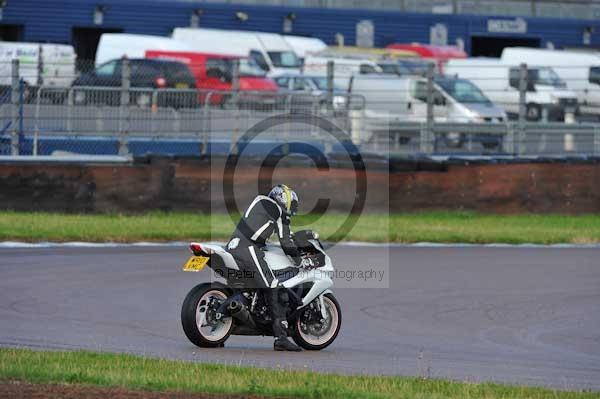 Motorcycle action photographs;Rockingham;Rockingham photographs;event digital images;eventdigitalimages;no limits trackday;peter wileman photography;rockingham corby northamptonshire;trackday;trackday digital images;trackday photos