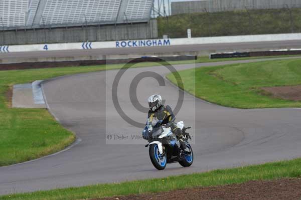 Motorcycle action photographs;Rockingham;Rockingham photographs;event digital images;eventdigitalimages;no limits trackday;peter wileman photography;rockingham corby northamptonshire;trackday;trackday digital images;trackday photos