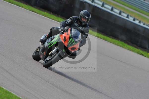 Motorcycle action photographs;Rockingham;Rockingham photographs;event digital images;eventdigitalimages;no limits trackday;peter wileman photography;rockingham corby northamptonshire;trackday;trackday digital images;trackday photos