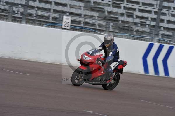 Motorcycle action photographs;Rockingham;Rockingham photographs;event digital images;eventdigitalimages;no limits trackday;peter wileman photography;rockingham corby northamptonshire;trackday;trackday digital images;trackday photos