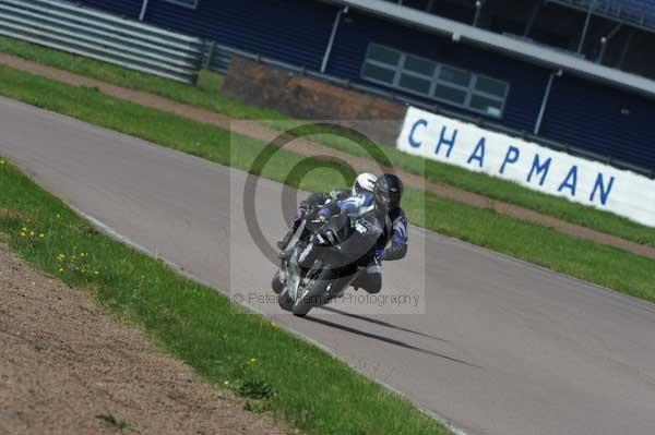 Motorcycle action photographs;Rockingham;Rockingham photographs;event digital images;eventdigitalimages;no limits trackday;peter wileman photography;rockingham corby northamptonshire;trackday;trackday digital images;trackday photos