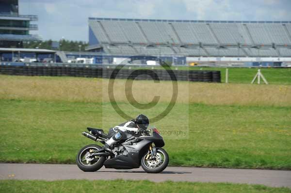 Motorcycle action photographs;Rockingham;Rockingham photographs;event digital images;eventdigitalimages;no limits trackday;peter wileman photography;rockingham corby northamptonshire;trackday;trackday digital images;trackday photos