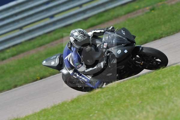 Motorcycle action photographs;Rockingham;Rockingham photographs;event digital images;eventdigitalimages;no limits trackday;peter wileman photography;rockingham corby northamptonshire;trackday;trackday digital images;trackday photos