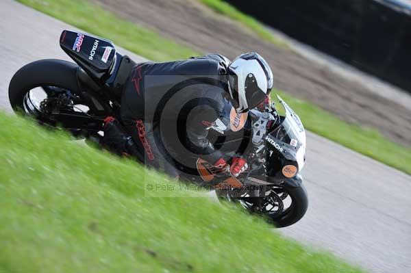 Motorcycle action photographs;Rockingham;Rockingham photographs;event digital images;eventdigitalimages;no limits trackday;peter wileman photography;rockingham corby northamptonshire;trackday;trackday digital images;trackday photos