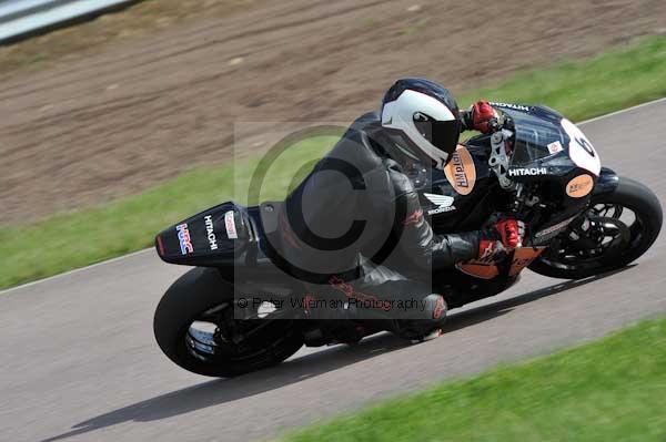 Motorcycle action photographs;Rockingham;Rockingham photographs;event digital images;eventdigitalimages;no limits trackday;peter wileman photography;rockingham corby northamptonshire;trackday;trackday digital images;trackday photos