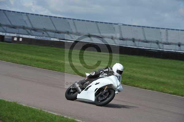 Motorcycle action photographs;Rockingham;Rockingham photographs;event digital images;eventdigitalimages;no limits trackday;peter wileman photography;rockingham corby northamptonshire;trackday;trackday digital images;trackday photos