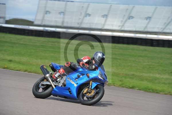 Motorcycle action photographs;Rockingham;Rockingham photographs;event digital images;eventdigitalimages;no limits trackday;peter wileman photography;rockingham corby northamptonshire;trackday;trackday digital images;trackday photos