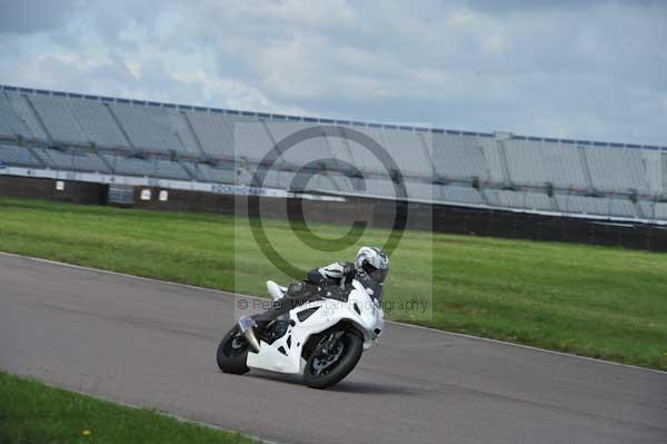 Motorcycle action photographs;Rockingham;Rockingham photographs;event digital images;eventdigitalimages;no limits trackday;peter wileman photography;rockingham corby northamptonshire;trackday;trackday digital images;trackday photos