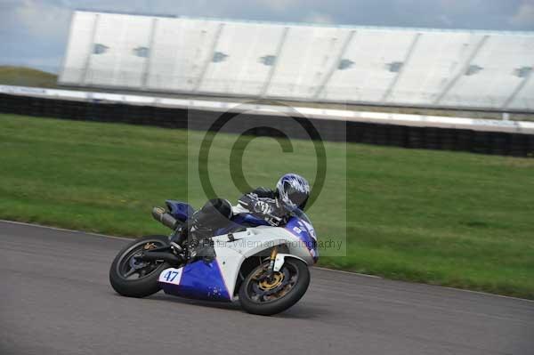 Motorcycle action photographs;Rockingham;Rockingham photographs;event digital images;eventdigitalimages;no limits trackday;peter wileman photography;rockingham corby northamptonshire;trackday;trackday digital images;trackday photos