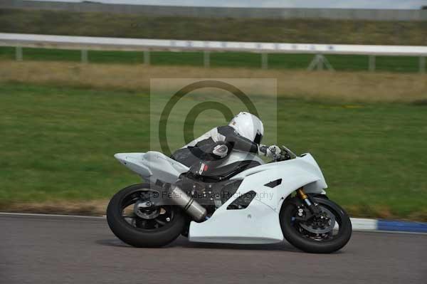 Motorcycle action photographs;Rockingham;Rockingham photographs;event digital images;eventdigitalimages;no limits trackday;peter wileman photography;rockingham corby northamptonshire;trackday;trackday digital images;trackday photos