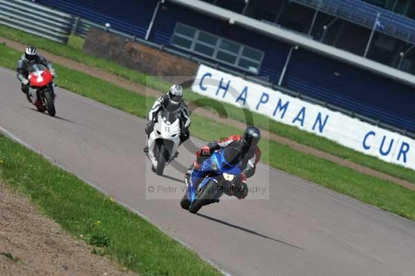 Motorcycle action photographs;Rockingham;Rockingham photographs;event digital images;eventdigitalimages;no limits trackday;peter wileman photography;rockingham corby northamptonshire;trackday;trackday digital images;trackday photos