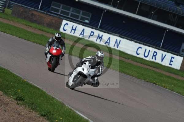 Motorcycle action photographs;Rockingham;Rockingham photographs;event digital images;eventdigitalimages;no limits trackday;peter wileman photography;rockingham corby northamptonshire;trackday;trackday digital images;trackday photos