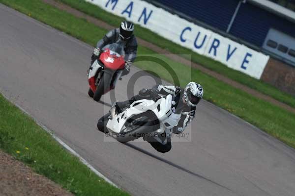 Motorcycle action photographs;Rockingham;Rockingham photographs;event digital images;eventdigitalimages;no limits trackday;peter wileman photography;rockingham corby northamptonshire;trackday;trackday digital images;trackday photos