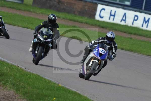 Motorcycle action photographs;Rockingham;Rockingham photographs;event digital images;eventdigitalimages;no limits trackday;peter wileman photography;rockingham corby northamptonshire;trackday;trackday digital images;trackday photos