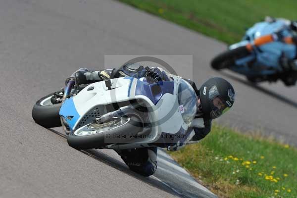 Motorcycle action photographs;Rockingham;Rockingham photographs;event digital images;eventdigitalimages;no limits trackday;peter wileman photography;rockingham corby northamptonshire;trackday;trackday digital images;trackday photos