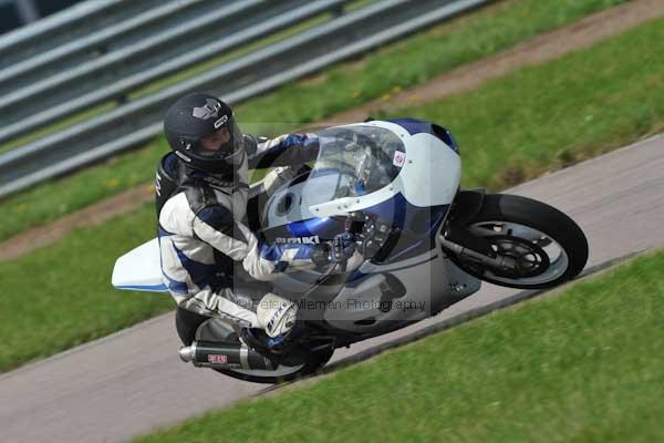 Motorcycle action photographs;Rockingham;Rockingham photographs;event digital images;eventdigitalimages;no limits trackday;peter wileman photography;rockingham corby northamptonshire;trackday;trackday digital images;trackday photos