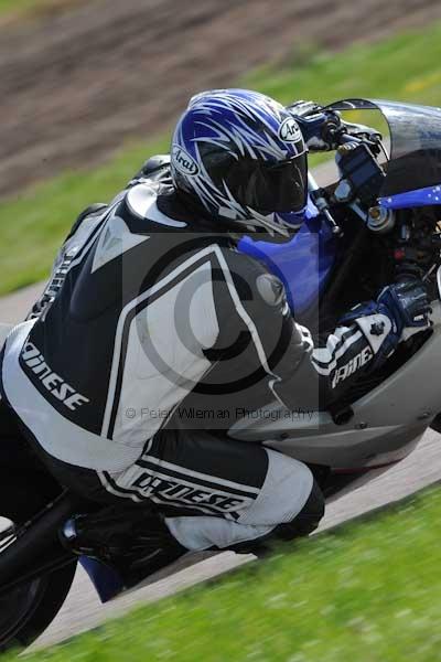 Motorcycle action photographs;Rockingham;Rockingham photographs;event digital images;eventdigitalimages;no limits trackday;peter wileman photography;rockingham corby northamptonshire;trackday;trackday digital images;trackday photos