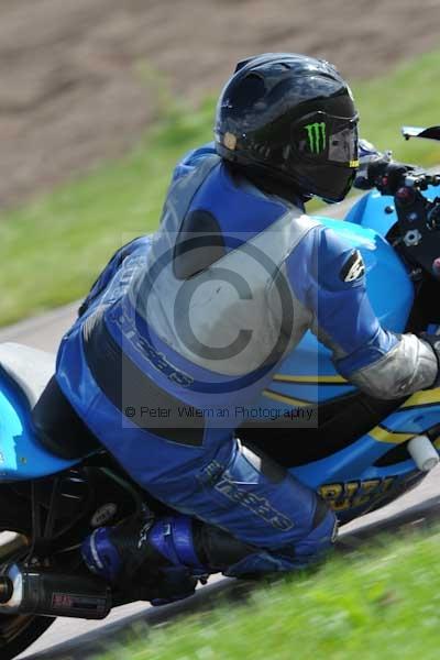 Motorcycle action photographs;Rockingham;Rockingham photographs;event digital images;eventdigitalimages;no limits trackday;peter wileman photography;rockingham corby northamptonshire;trackday;trackday digital images;trackday photos