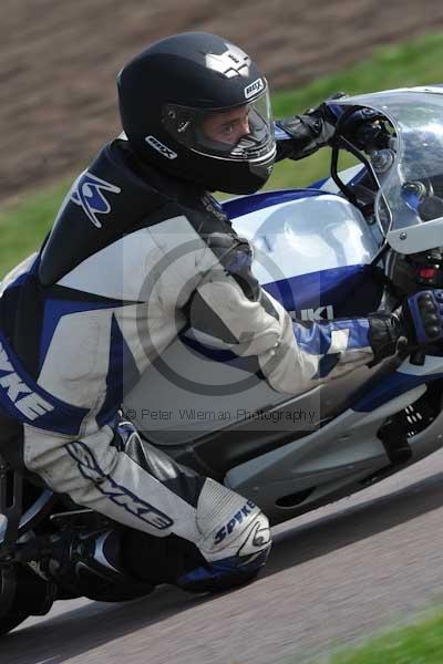 Motorcycle action photographs;Rockingham;Rockingham photographs;event digital images;eventdigitalimages;no limits trackday;peter wileman photography;rockingham corby northamptonshire;trackday;trackday digital images;trackday photos