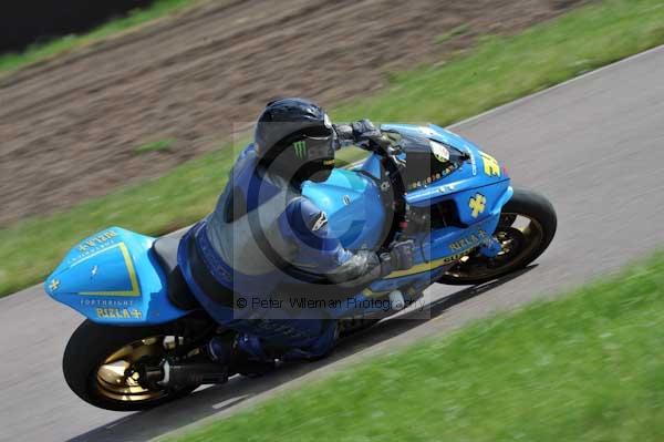 Motorcycle action photographs;Rockingham;Rockingham photographs;event digital images;eventdigitalimages;no limits trackday;peter wileman photography;rockingham corby northamptonshire;trackday;trackday digital images;trackday photos