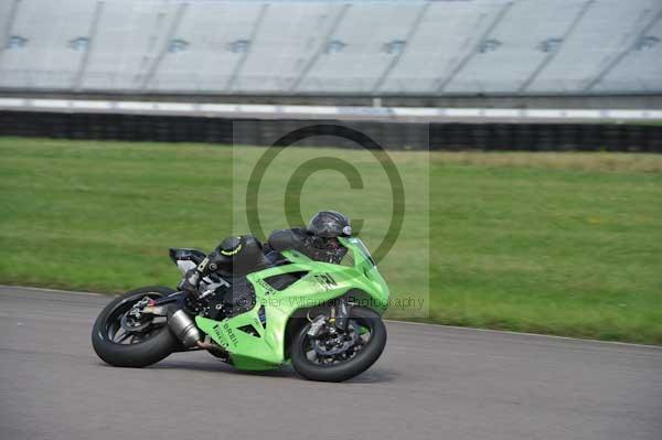 Motorcycle action photographs;Rockingham;Rockingham photographs;event digital images;eventdigitalimages;no limits trackday;peter wileman photography;rockingham corby northamptonshire;trackday;trackday digital images;trackday photos