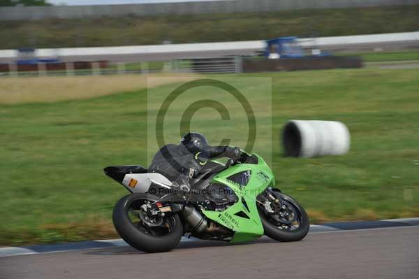 Motorcycle action photographs;Rockingham;Rockingham photographs;event digital images;eventdigitalimages;no limits trackday;peter wileman photography;rockingham corby northamptonshire;trackday;trackday digital images;trackday photos