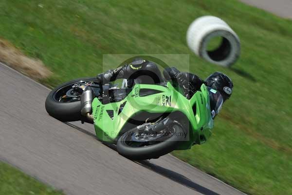 Motorcycle action photographs;Rockingham;Rockingham photographs;event digital images;eventdigitalimages;no limits trackday;peter wileman photography;rockingham corby northamptonshire;trackday;trackday digital images;trackday photos