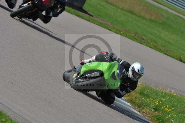 Motorcycle action photographs;Rockingham;Rockingham photographs;event digital images;eventdigitalimages;no limits trackday;peter wileman photography;rockingham corby northamptonshire;trackday;trackday digital images;trackday photos