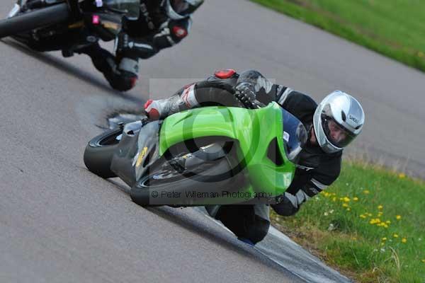 Motorcycle action photographs;Rockingham;Rockingham photographs;event digital images;eventdigitalimages;no limits trackday;peter wileman photography;rockingham corby northamptonshire;trackday;trackday digital images;trackday photos