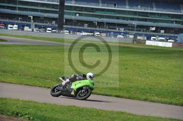 Motorcycle action photographs;Rockingham;Rockingham photographs;event digital images;eventdigitalimages;no limits trackday;peter wileman photography;rockingham corby northamptonshire;trackday;trackday digital images;trackday photos