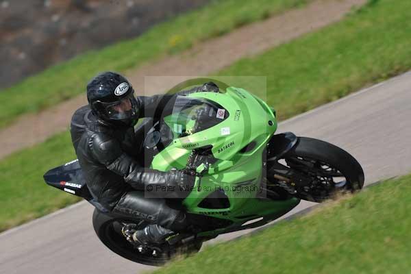 Motorcycle action photographs;Rockingham;Rockingham photographs;event digital images;eventdigitalimages;no limits trackday;peter wileman photography;rockingham corby northamptonshire;trackday;trackday digital images;trackday photos